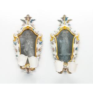 Coppia di specchierine in maiolica bianca con fiori del Settecento