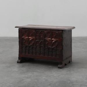 16th-century Gothic Chest In Carved Oak, France