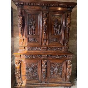 19th Century Two-part Buffet In Carved Walnut