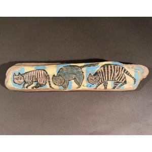 Modern Art Painting-drawing On Driftwood Japanese Art “cat Attack” Signed Kuni S. 20th Century