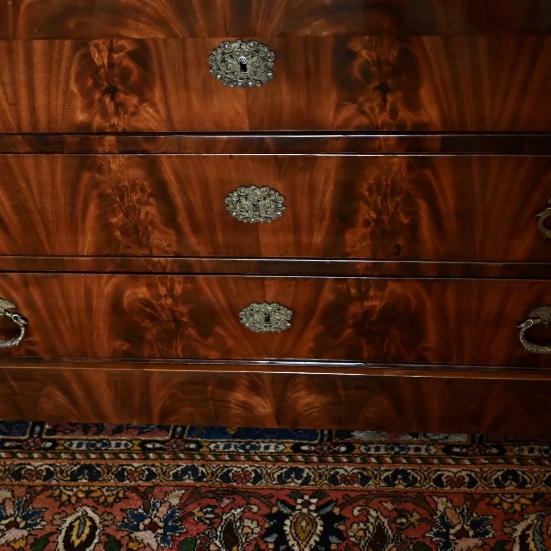 Cassettone in piuma di mogano- Periodo Impero – ( Sec. XIX)-photo-3