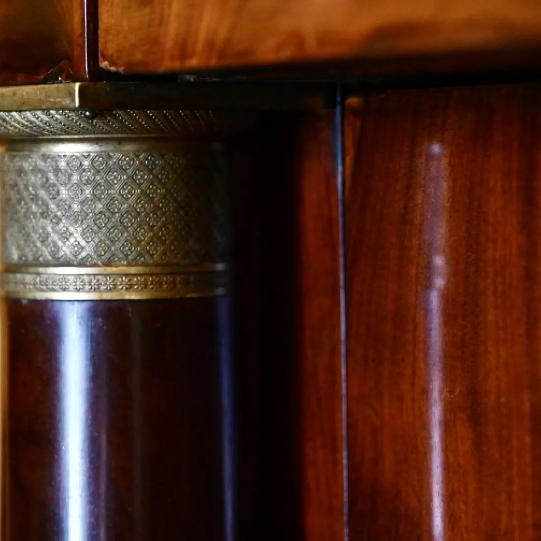 Cassettone in piuma di mogano- Periodo Impero – ( Sec. XIX)-photo-2