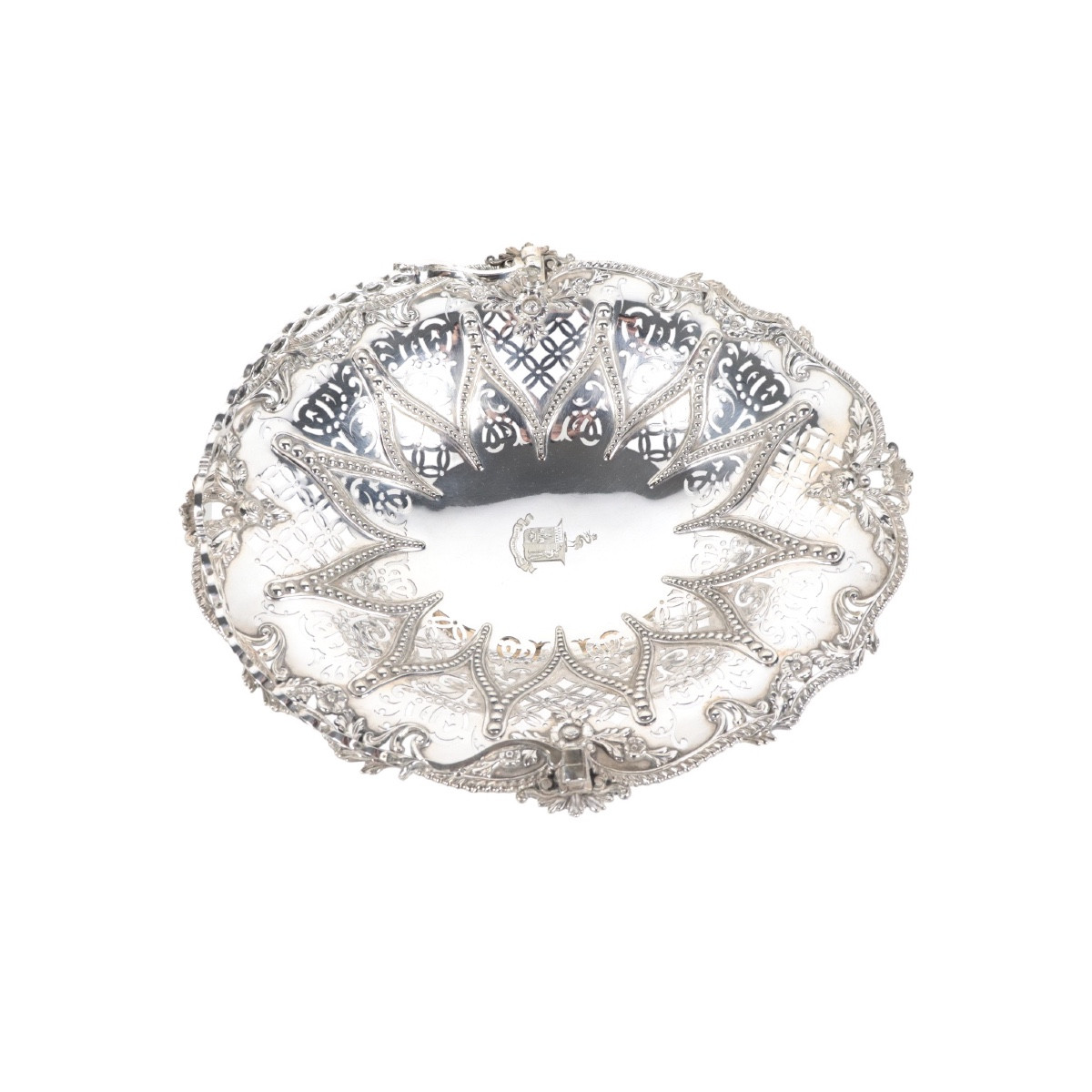 Cestino in metallo argentato. Inghilterra, fine sec. XIX