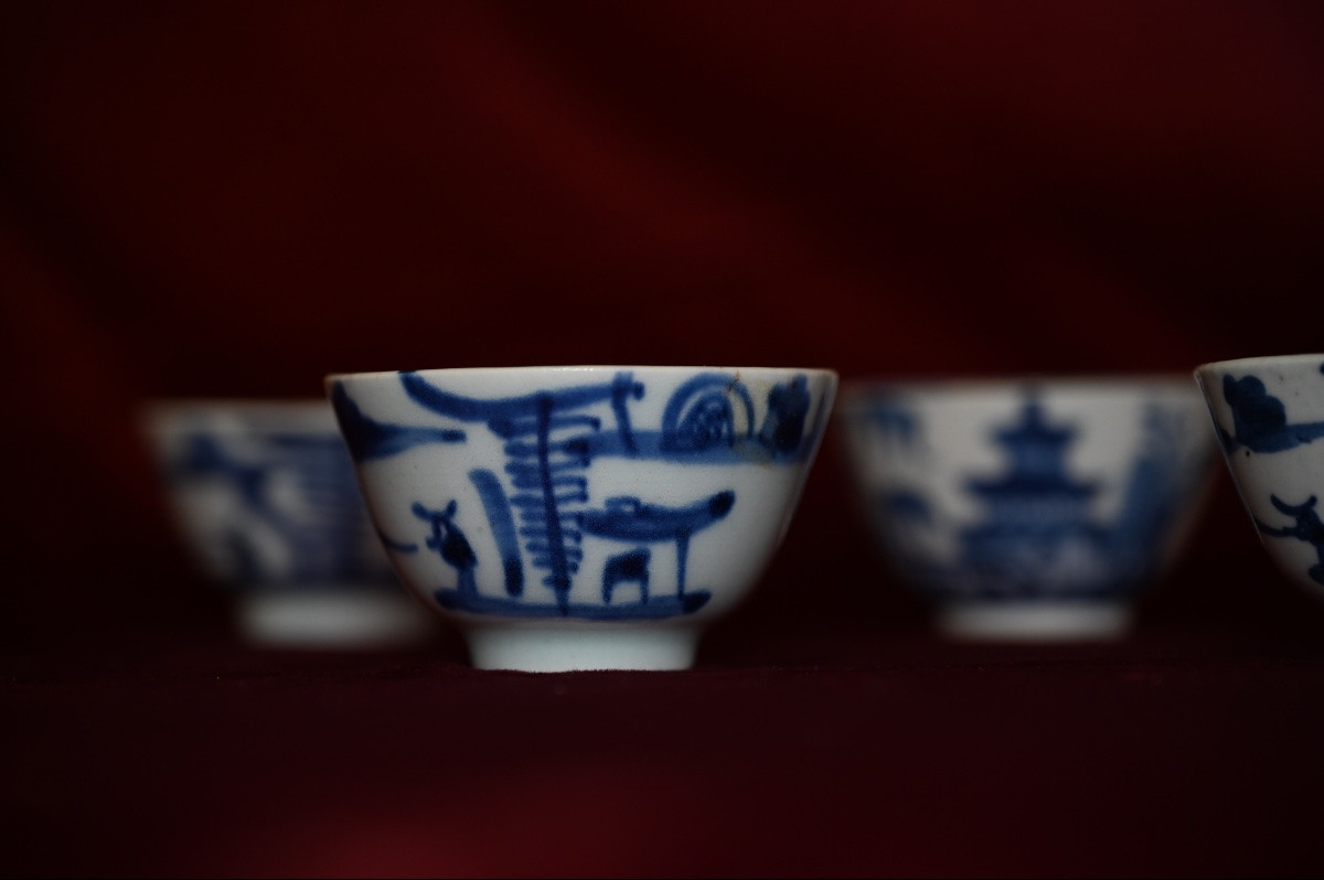 Cinque tazzine da sakè in porcellana bianco e blu – Cina, inizi XX secolo-photo-3