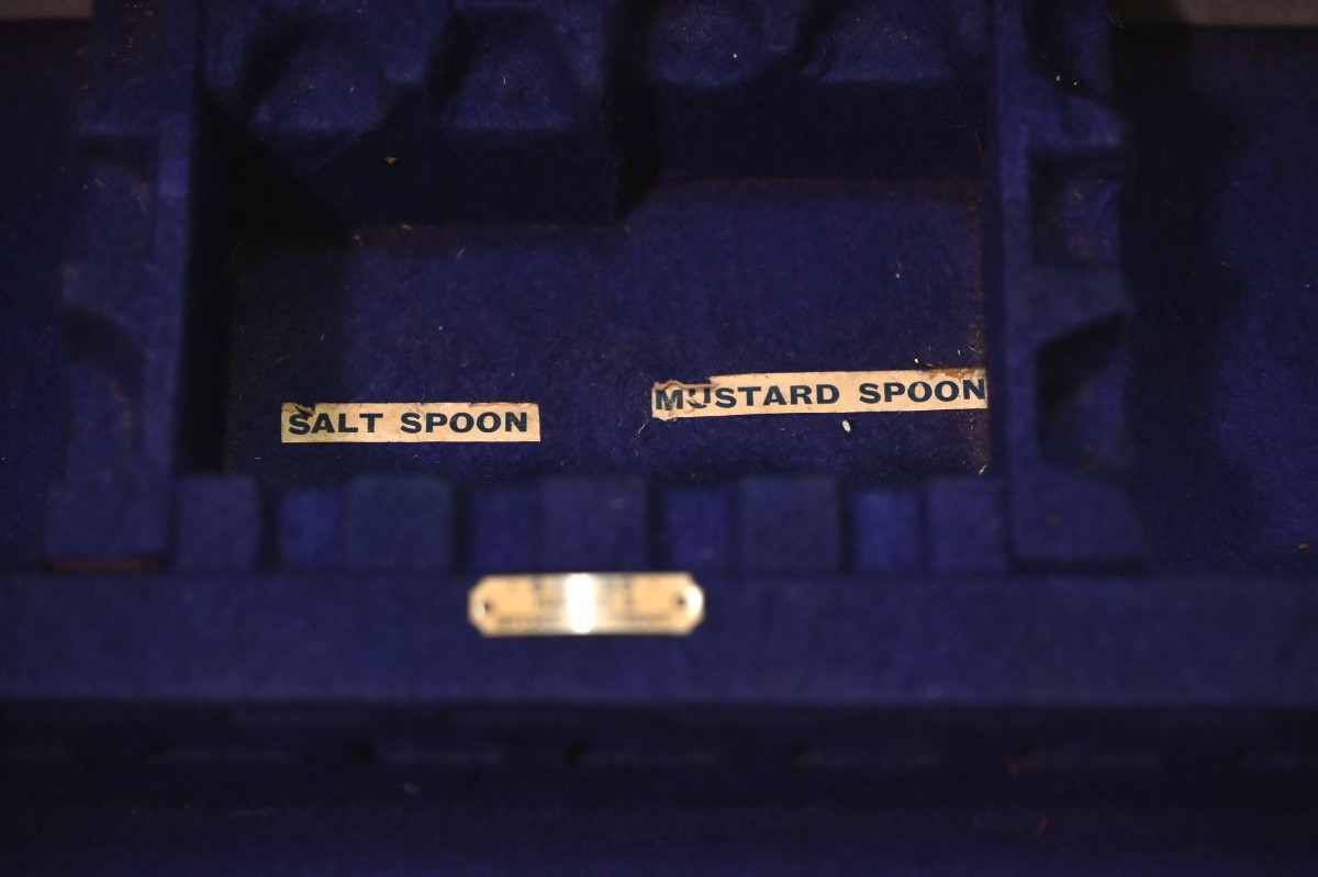 Scatola portaposate in noce con cassetto estraibile Inghilterra, Secolo XX-photo-2