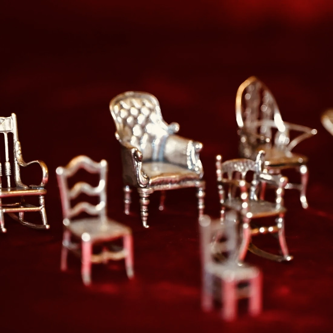 11 sedie in miniatura in argento 800 -Italia, XX secolo-photo-2