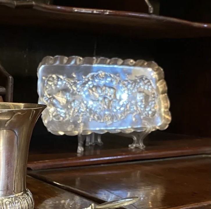 Vassoio Rettangolare in Argento Sterling – William Comyns per Hardy Bros (1896)-photo-3