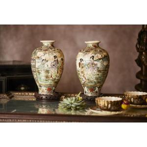 Coppia di splendidi vasi in porcellana Satsuma del Sec. XIX
