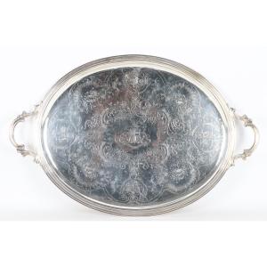 Vassoio ovale in metallo argentato. Inghilterra, secolo XX