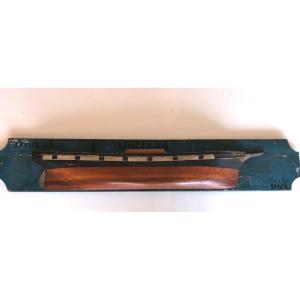Important Half-hull Model Of English Ship 20th Century