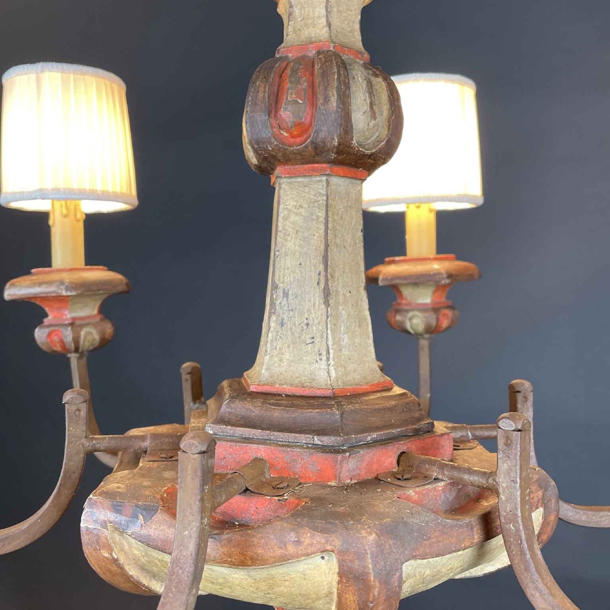 Lampadario In Legno Laccato  Rosso e Avorio a Sei Luci -photo-2