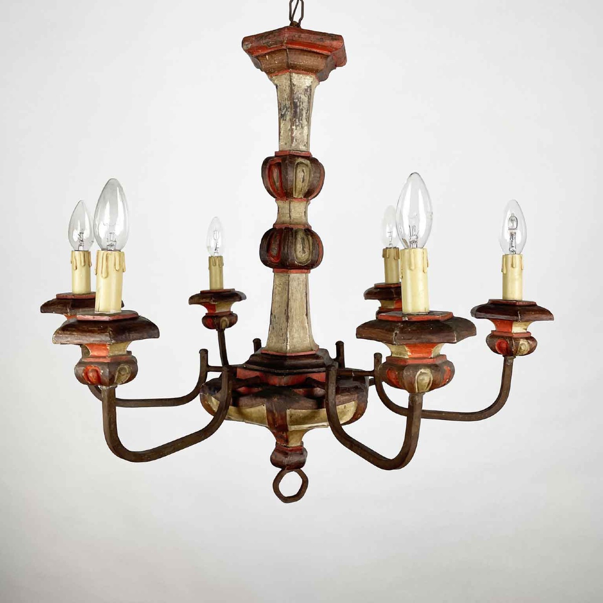 Lampadario In Legno Laccato  Rosso e Avorio a Sei Luci 