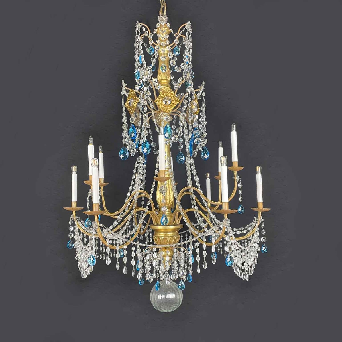 Lampadario Genovese Italiano Impero 1780 in Legno Dorato e Cristallo Dodici Luci