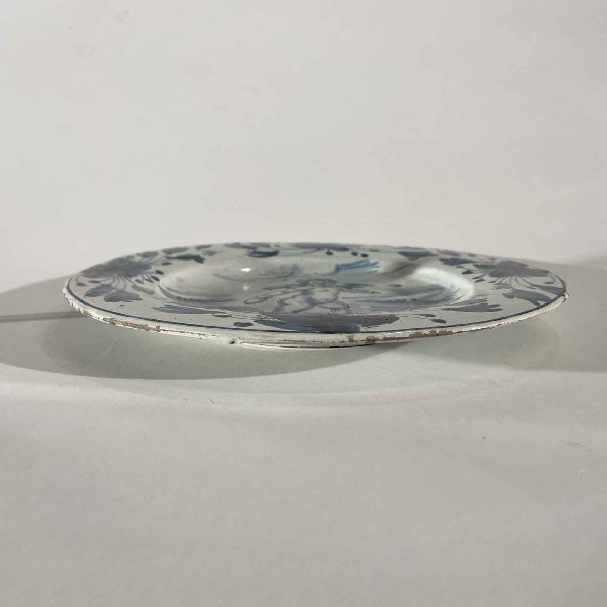 Piatto Piano Con Angioletto Decoro Bianco E Blu-photo-2