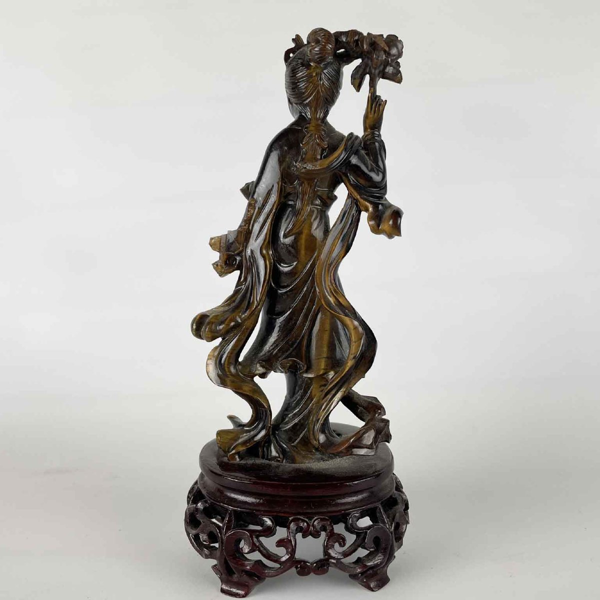 Figura Di Donna Con Fiore Intagliata In Occhio Di Tigre Cina 1960 Circa-photo-3