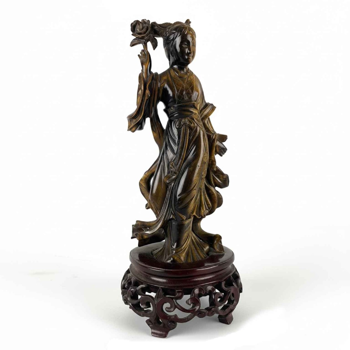 Figura Di Donna Con Fiore Intagliata In Occhio Di Tigre Cina 1960 Circa