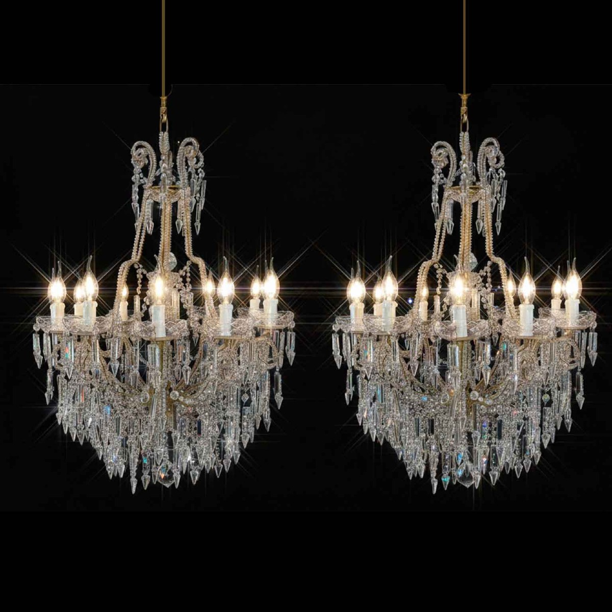 Coppia Antichi Lampadari in Cristallo Francesi a Dodici Luci