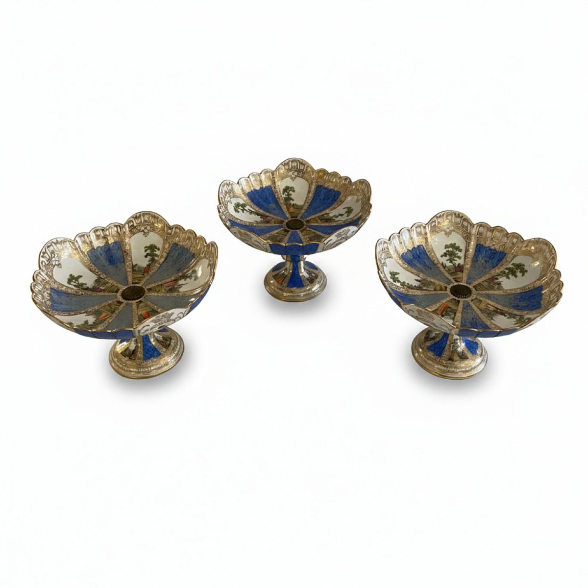 Tre Alzate Portafrutta In Porcellana Policroma e Oro Meissen 1850-photo-2