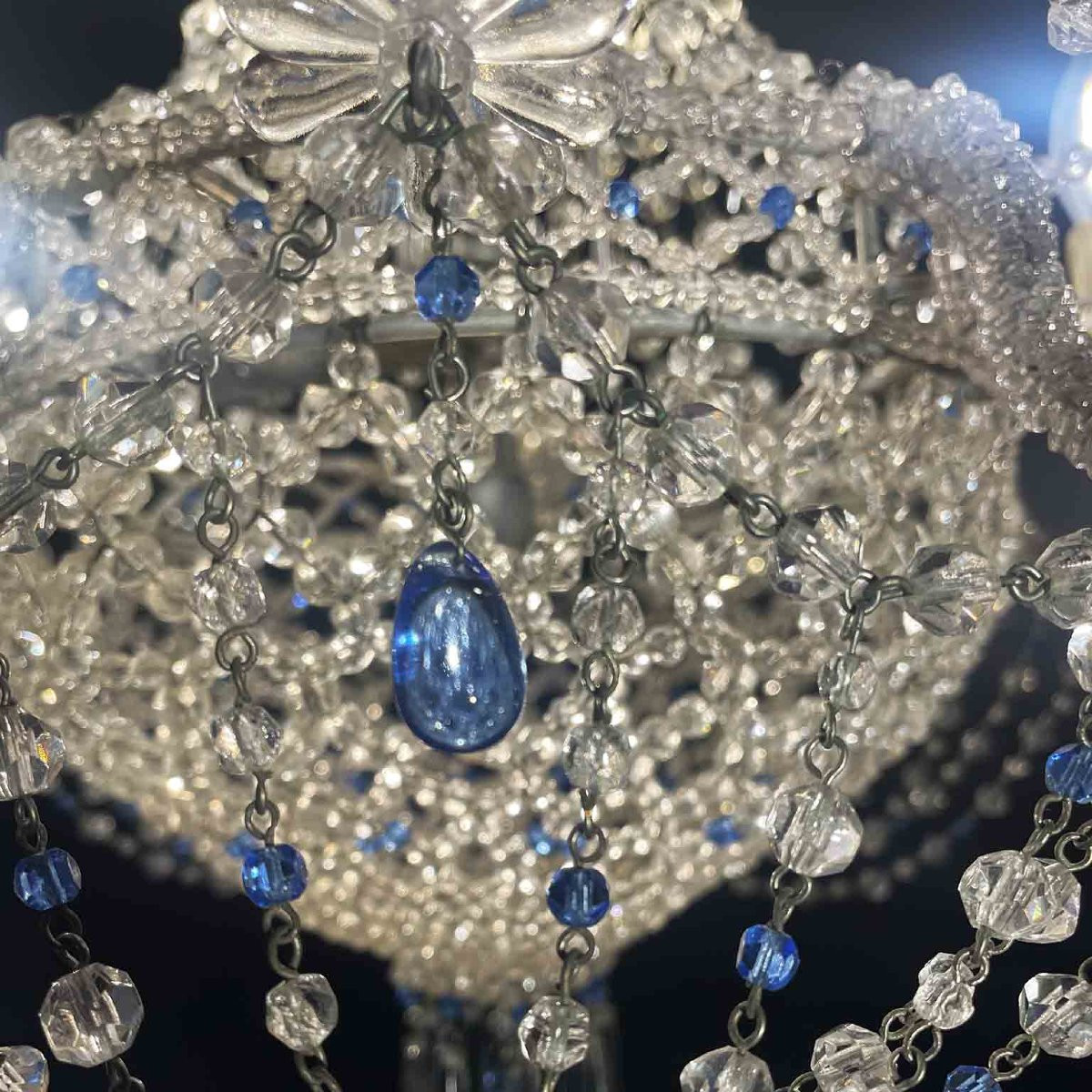 Lampadario Con Perline Trasparenti E Cristalli Azzurri-photo-4