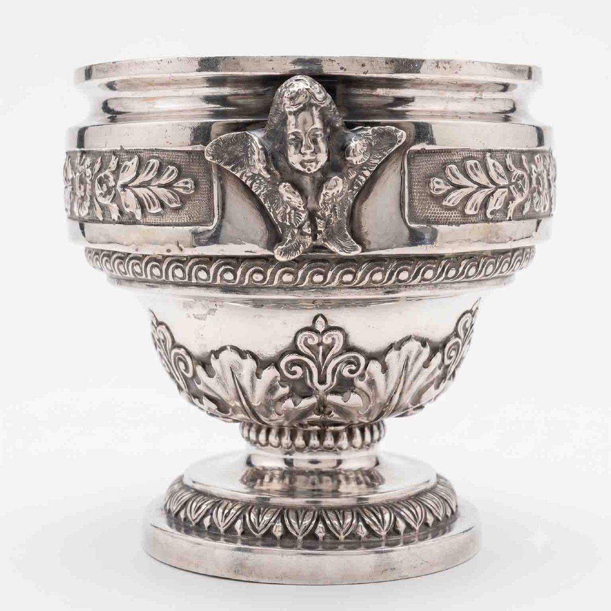 Vaso in Argento Antico Bresciano Sbalzato
