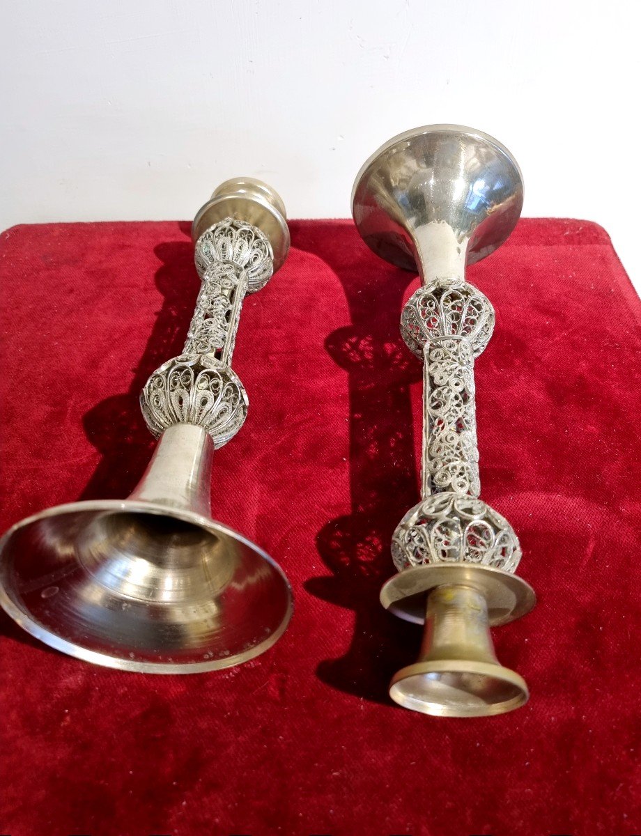 Coppia di candelieri in argento e metallo -photo-1