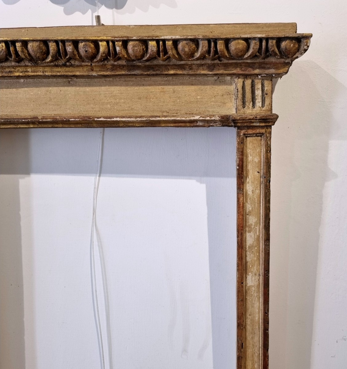 Cornice italiana ad edicola in legno laccata-photo-2
