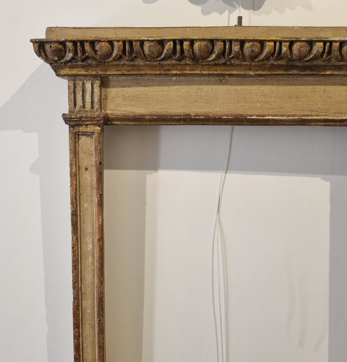 Cornice italiana ad edicola in legno laccata-photo-3