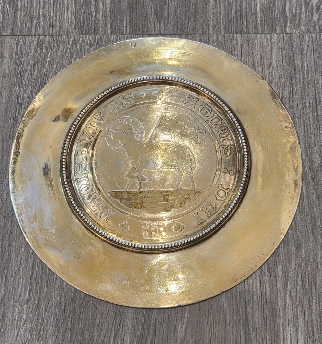 Patena d'altare tipo "Agnus Dei" in argento-photo-1