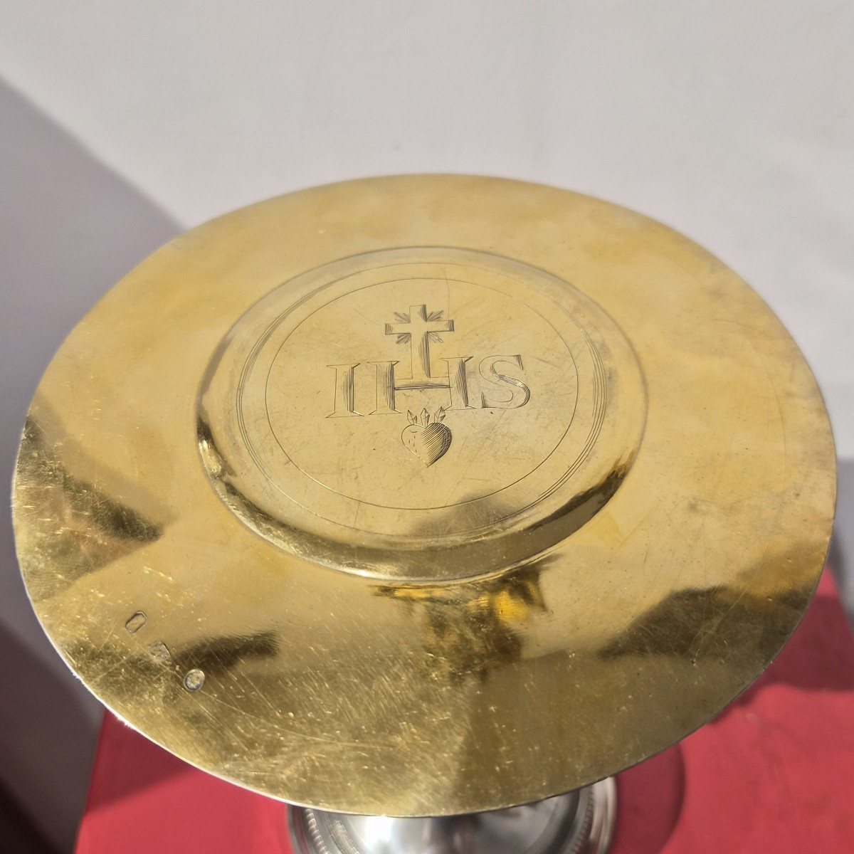 Patena in argento dorato con cristogramma(IHS,Gesù Salvatore degli Uomini)-photo-2
