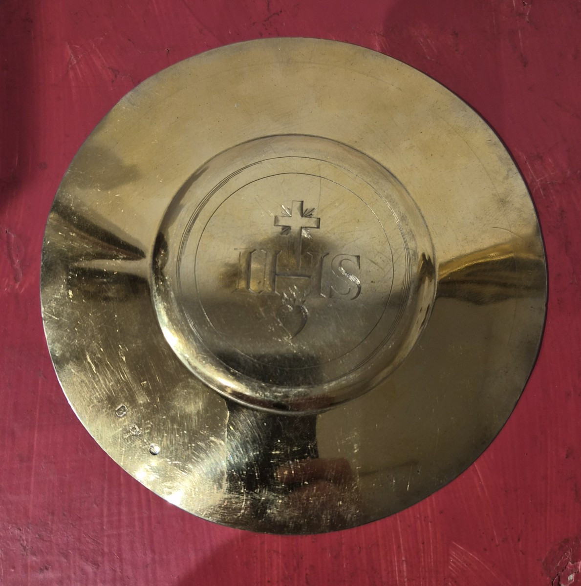 Patena in argento dorato con cristogramma(IHS,Gesù Salvatore degli Uomini)-photo-1