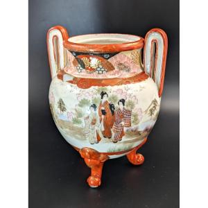 Antique Two Handled Footed Jar By Watano, Kutani, Meiji Period (1868 -1912).