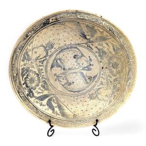 Sukhothai Stoneware Fish Dish, Si Satchanalai Kilns, 14th–15th Century, Museum-quality Piece
