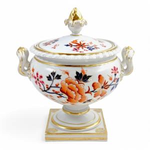 Flight, Barr & Barr Worcester Porcelain Imari Sauce Tureen With Gilt Handles, C. 1820