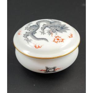 Meissen Black Ming Dragon Porcelain Box, Early 20th Century