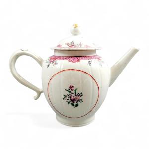 Chinese Export Famille Rose Teapot With Floral Medallions, Early Qianlong Period C. 1740–1760