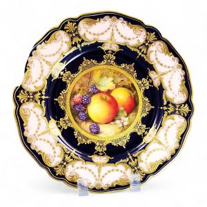 Royal Worcester Fruit Plate By R. Sebright For Maple & Co., 1921 (apples & Blackberries)