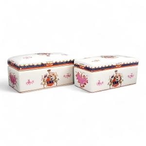 Hong Kong Famille-rose Armorial Porcelain Boxes, 20th Century