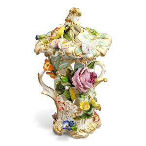 Reticulated Coalport Flower-encrusted Vase With Cover, C.1835–1845