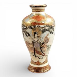 Antique Japanese Satsuma Miniature Vase, Signed Chosei, Meiji Period