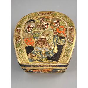 Exceptional Satsuma Faience Box By Tōshōzan, Meiji Period