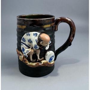 Large Sumida Gawa Mug With Applied Sennin Figure, Signed Ryōsai — Inoue Ryōsai Workshop, Meiji