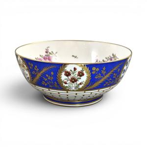 Attributed To Samson Paris Blue Ground Footed Porcelain Bowl, Late 19th Century