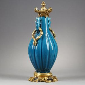 Blue Chinese Porcelain Vase, Early 19th Century