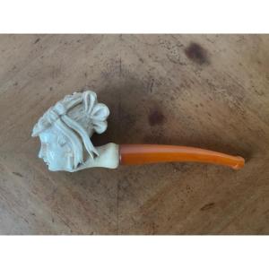Meerschaum Pipe Decorated With An Elegant 