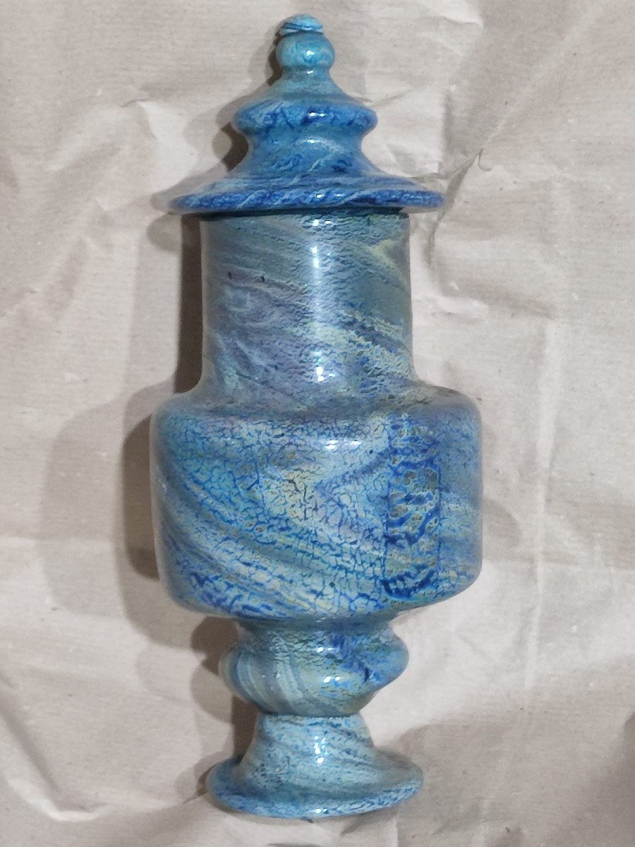 Rarissimo vaso da farmacia incamiciato in vetro calcedonio del XV secolo.