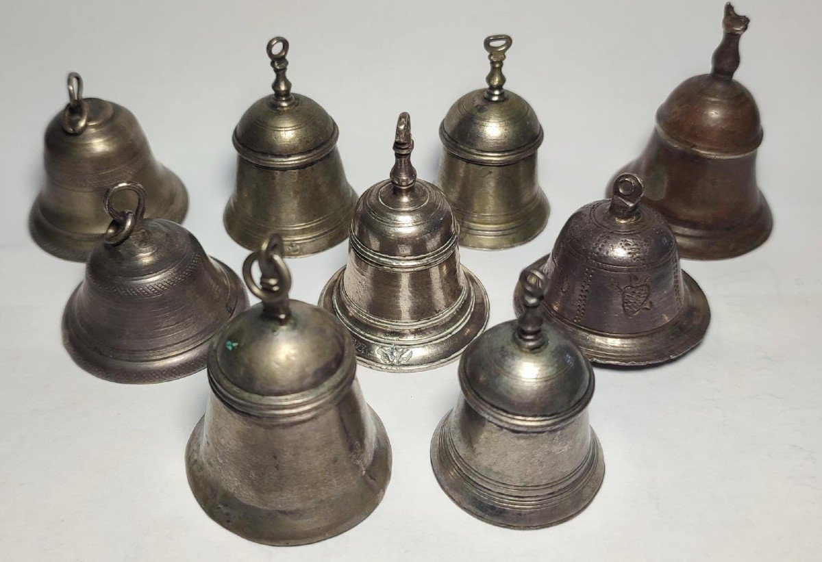 collezione di nove antichi campanelli -photo-4