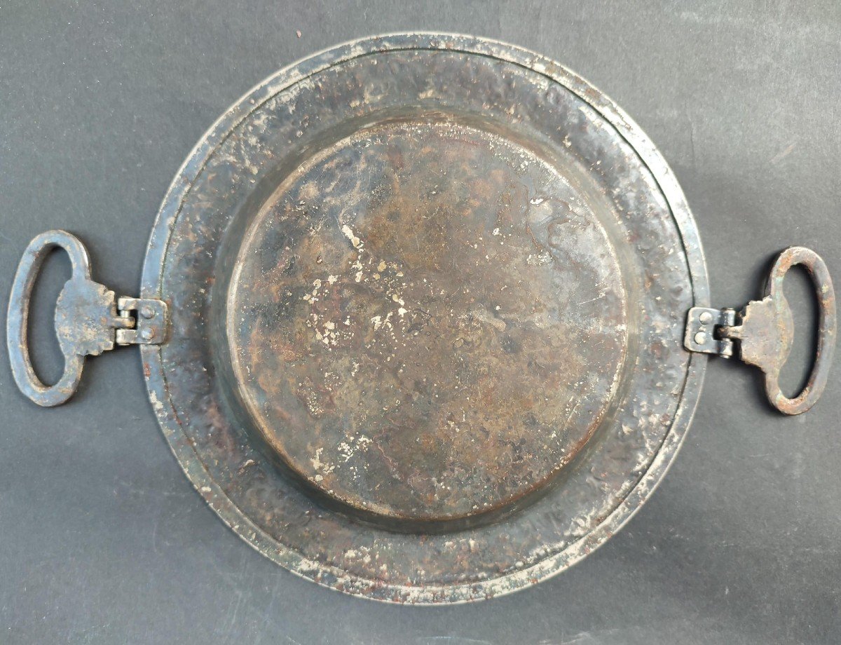 Braciere medievale in argento XII-XIII sec.  Manici a foggia di teste leonine, su tripode in ferro e bronzo.  -photo-3