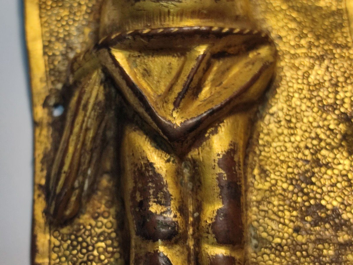 Eccezionale Crocifisso Longobardo sbalzato su lastra di rame dorata al mercurio.-photo-2