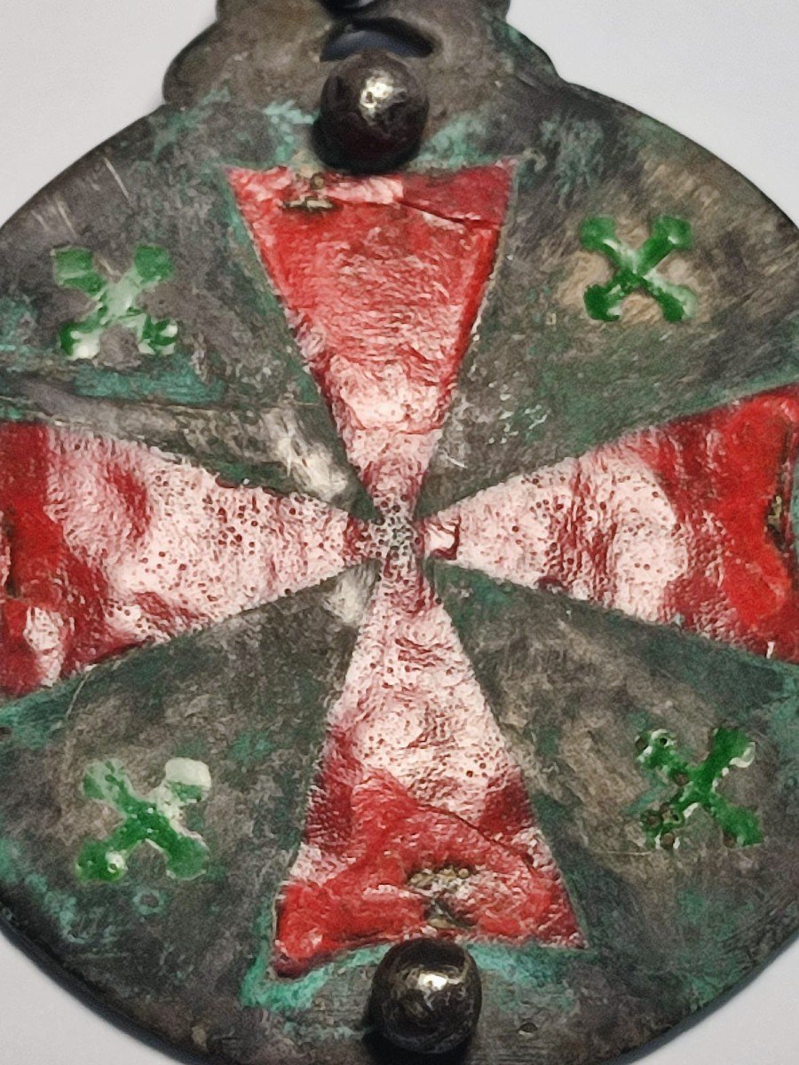 Medaglione Templare in peltro con Croce in smalto rosso e piccole croci in smalto verde e globi-photo-2