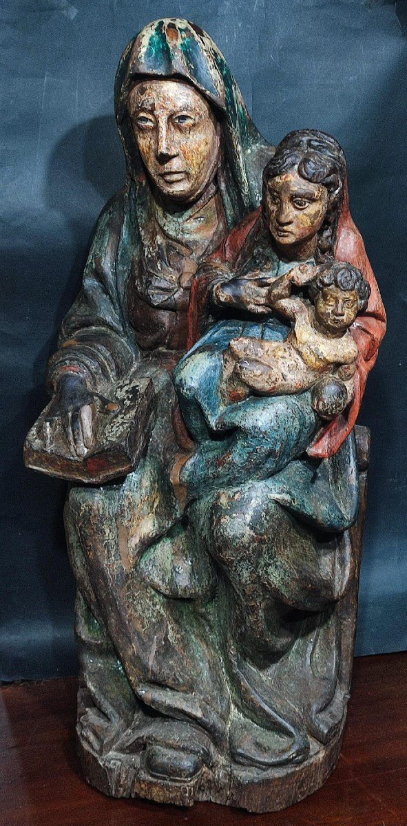 Sant'Anna, la Vergine ed il Bambino. Scultura lignea policroma mitel europea del XV secolo. 